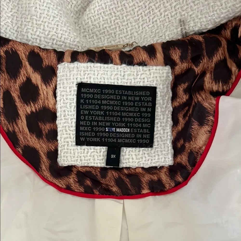 Steve Madden White Cape with Hood and Belt - Picture 8 of 9